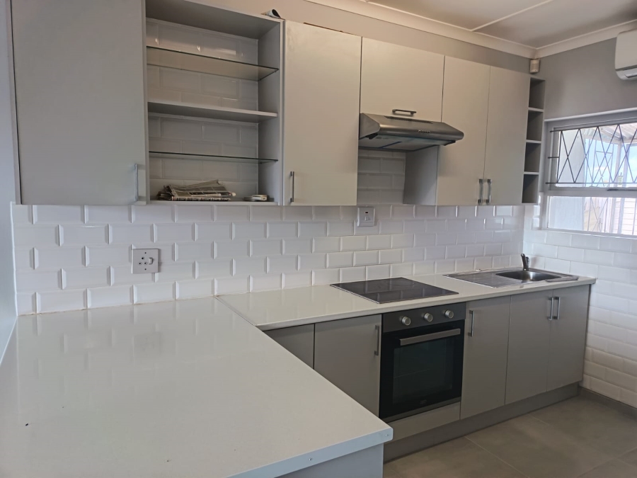 To Let 2 Bedroom Property for Rent in Wavecrest Eastern Cape